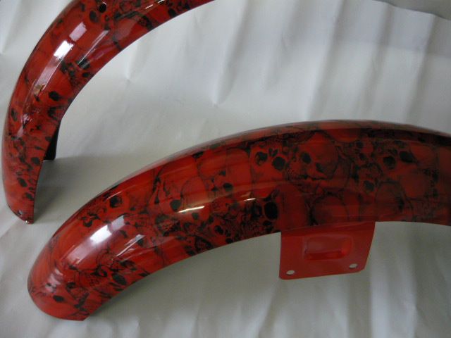 Simson Kotflügel in Roten  Totenkopfdesign beschichtet