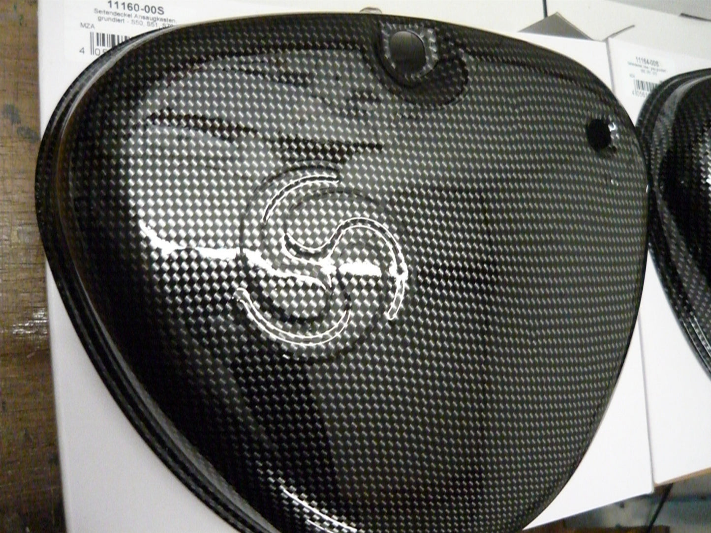 Simson Seitendeckel in Carbonoptik silber längs